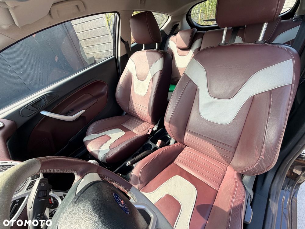 Ford Fiesta 1.4 Ghia - 23