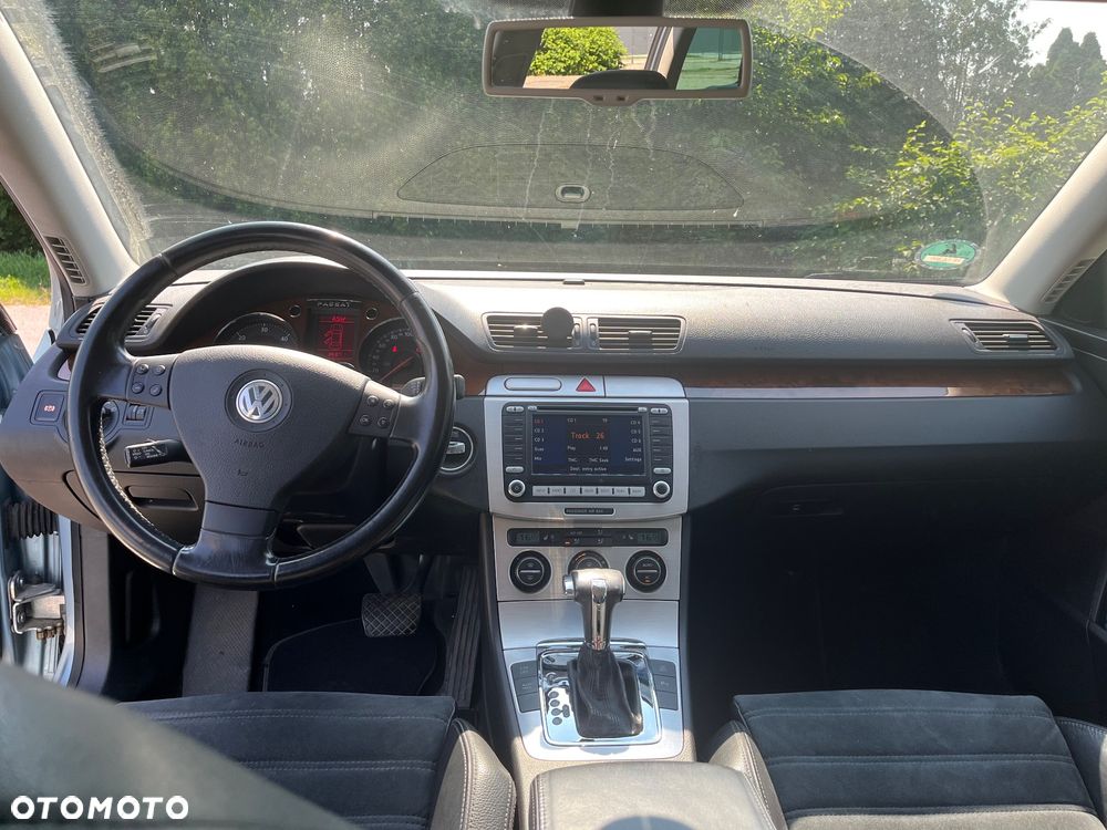 Volkswagen Passat 2.0 TDI DSG Highline - 17