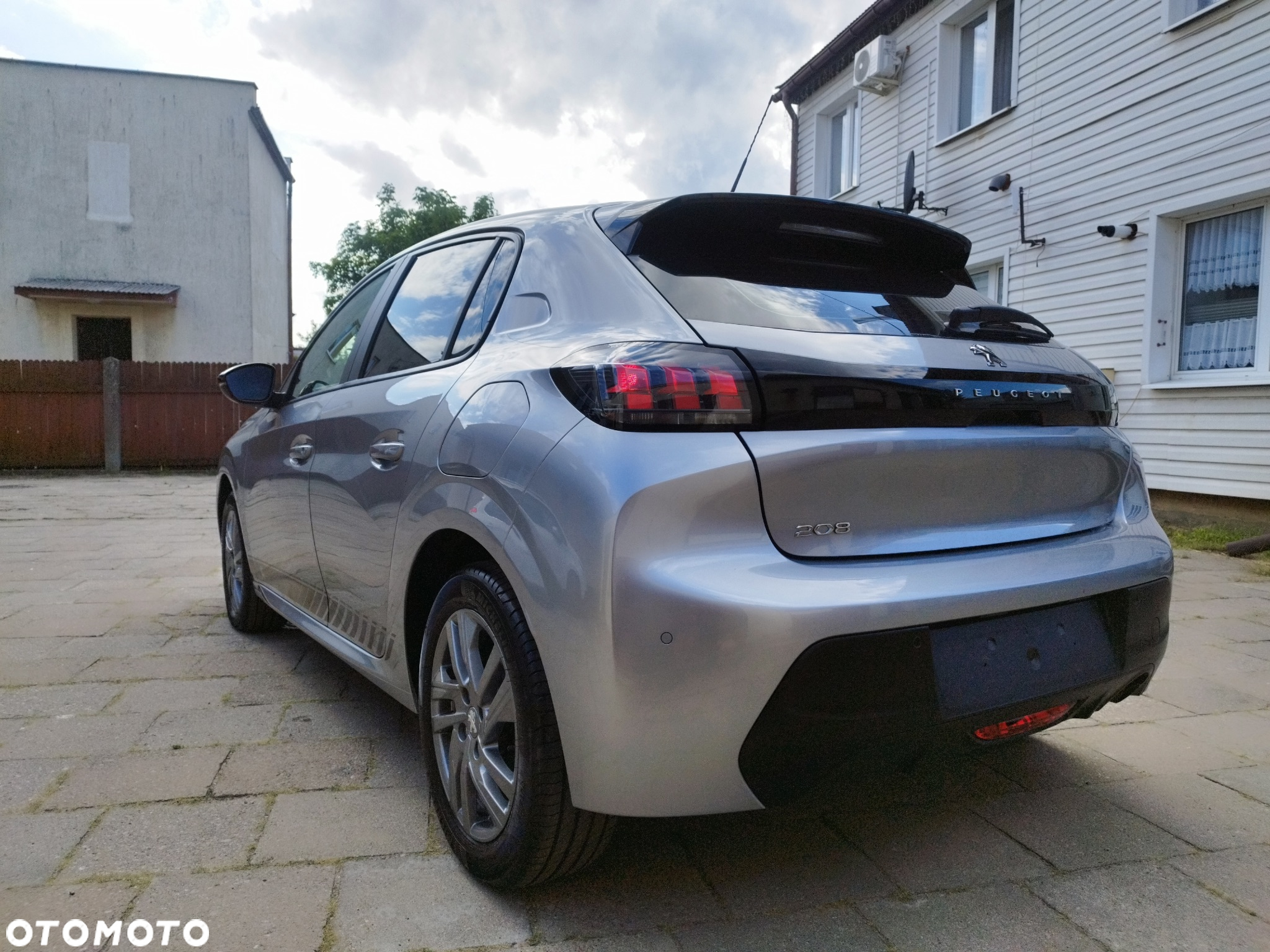 Peugeot 208 1.2 PureTech Allure S&S - 5
