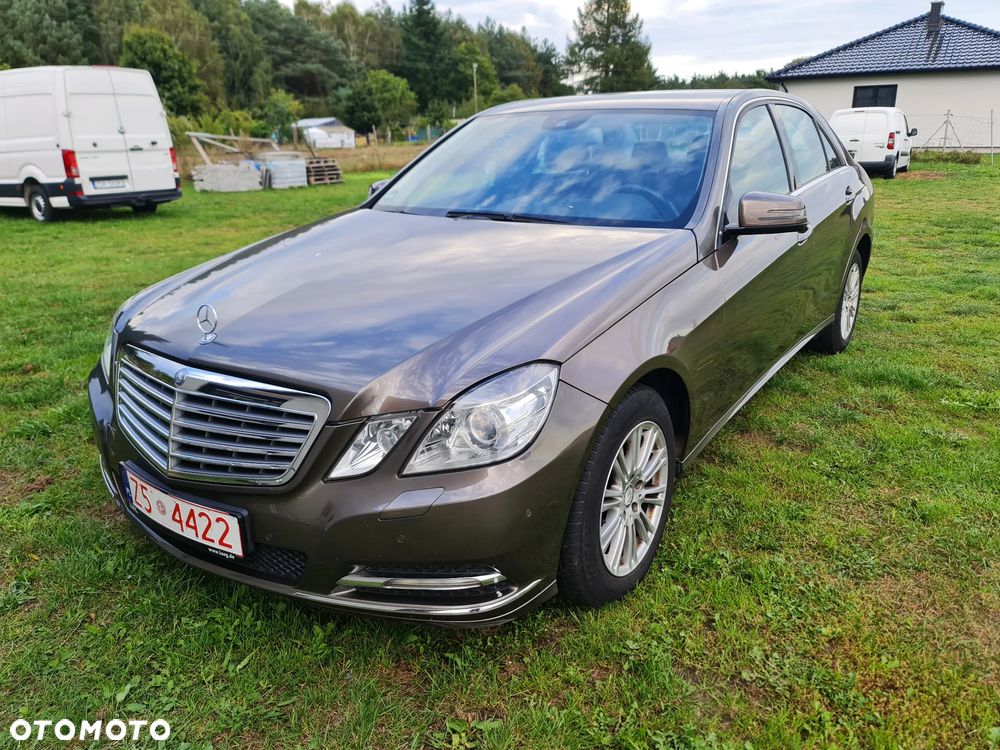 Mercedes-Benz Klasa E 200 CGI BlueEFFICIENCY 7G-TRONIC Elegance - 1