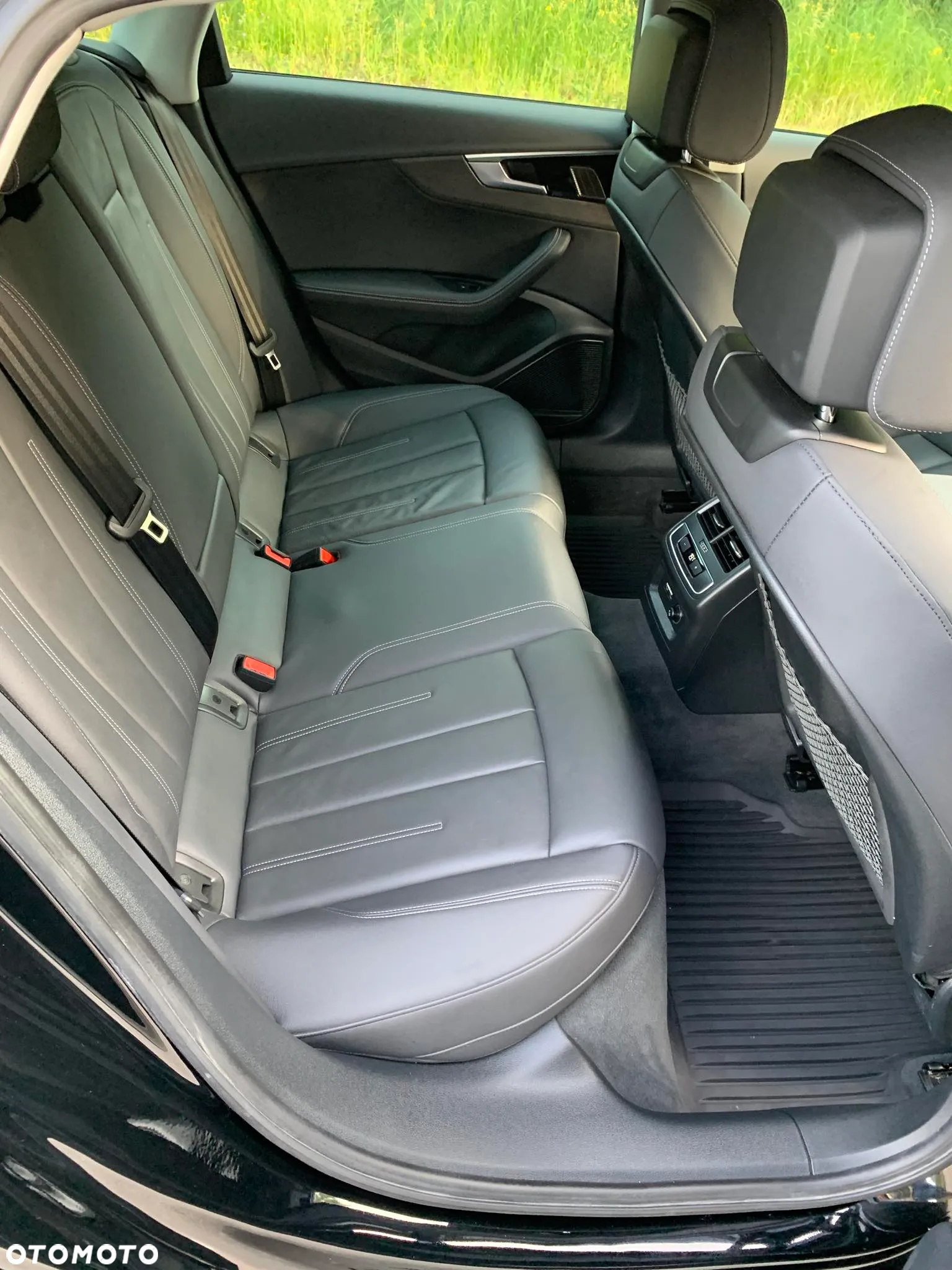 Audi A4 Avant 40 TFSI quattro S tronic - 9