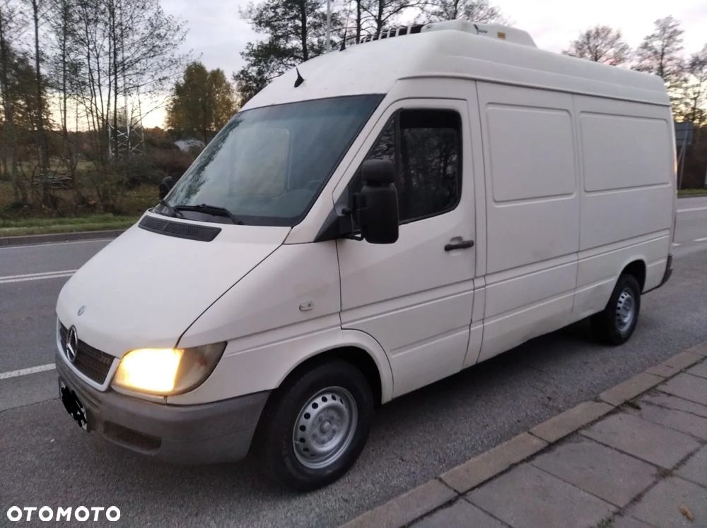 Mercedes-Benz Sprinter - 4