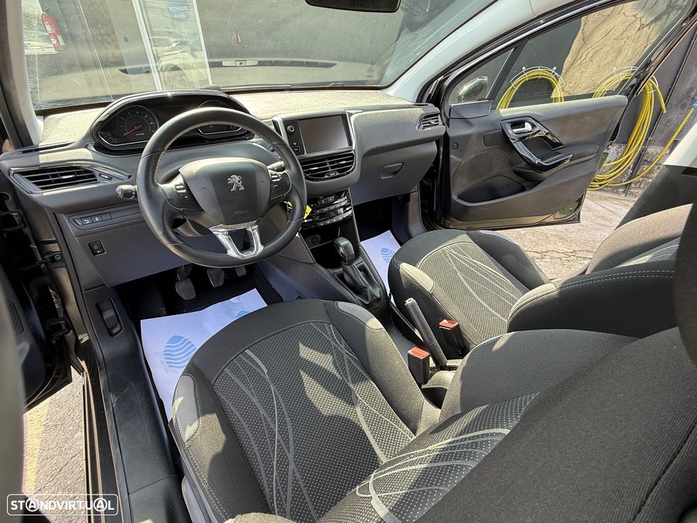 Peugeot 208 1.2 PureTech Style - 10