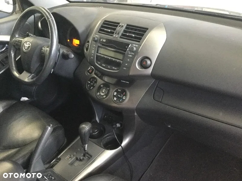 Toyota RAV4 - 12