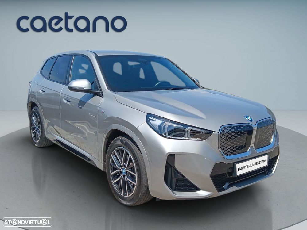 BMW iX1 eDrive20 Pack Desportivo M - 10