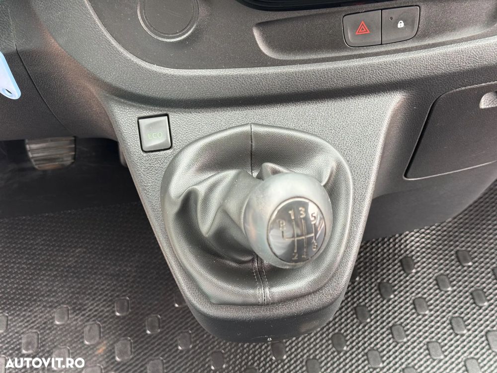 Opel Vivaro - 18