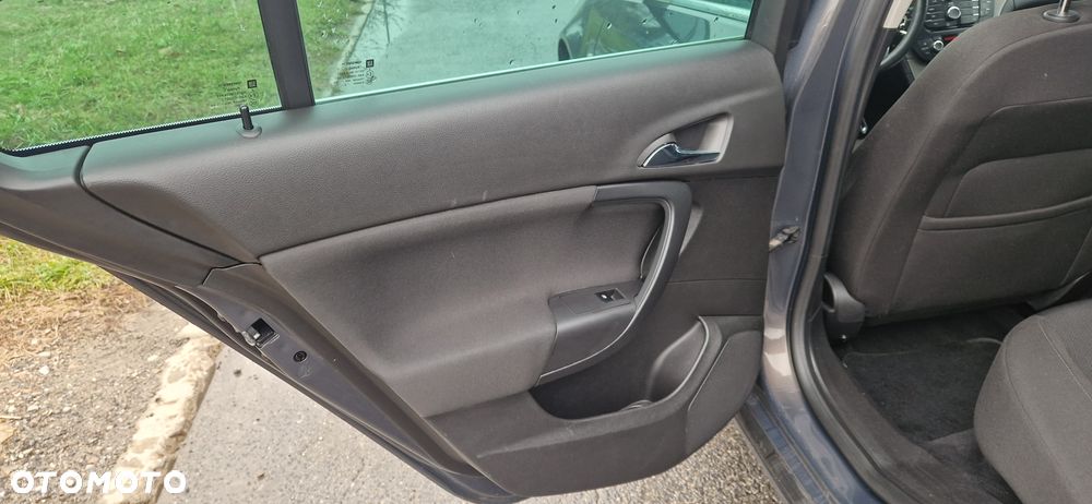 Opel Insignia 1.4 T Cosmo S&S - 9