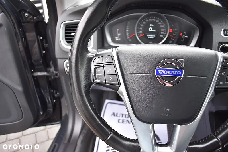 Volvo V60 D4 Momentum - 17
