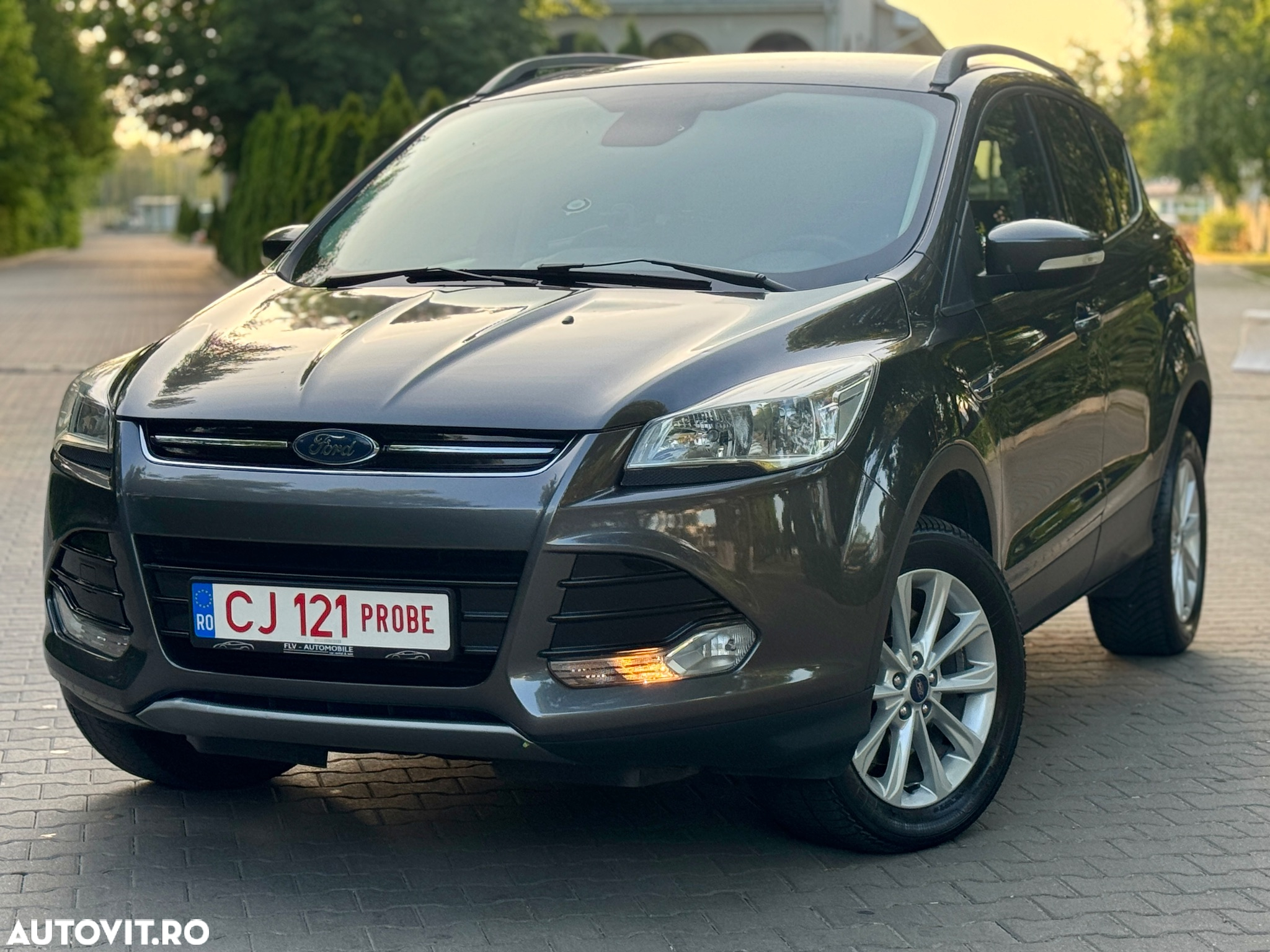 Ford Kuga 2.0 TDCi 4WD Powershift Titanium - 3