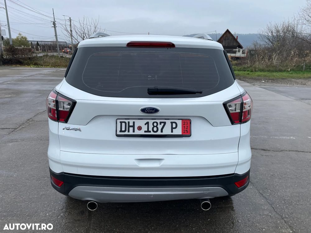 Ford Kuga - 4