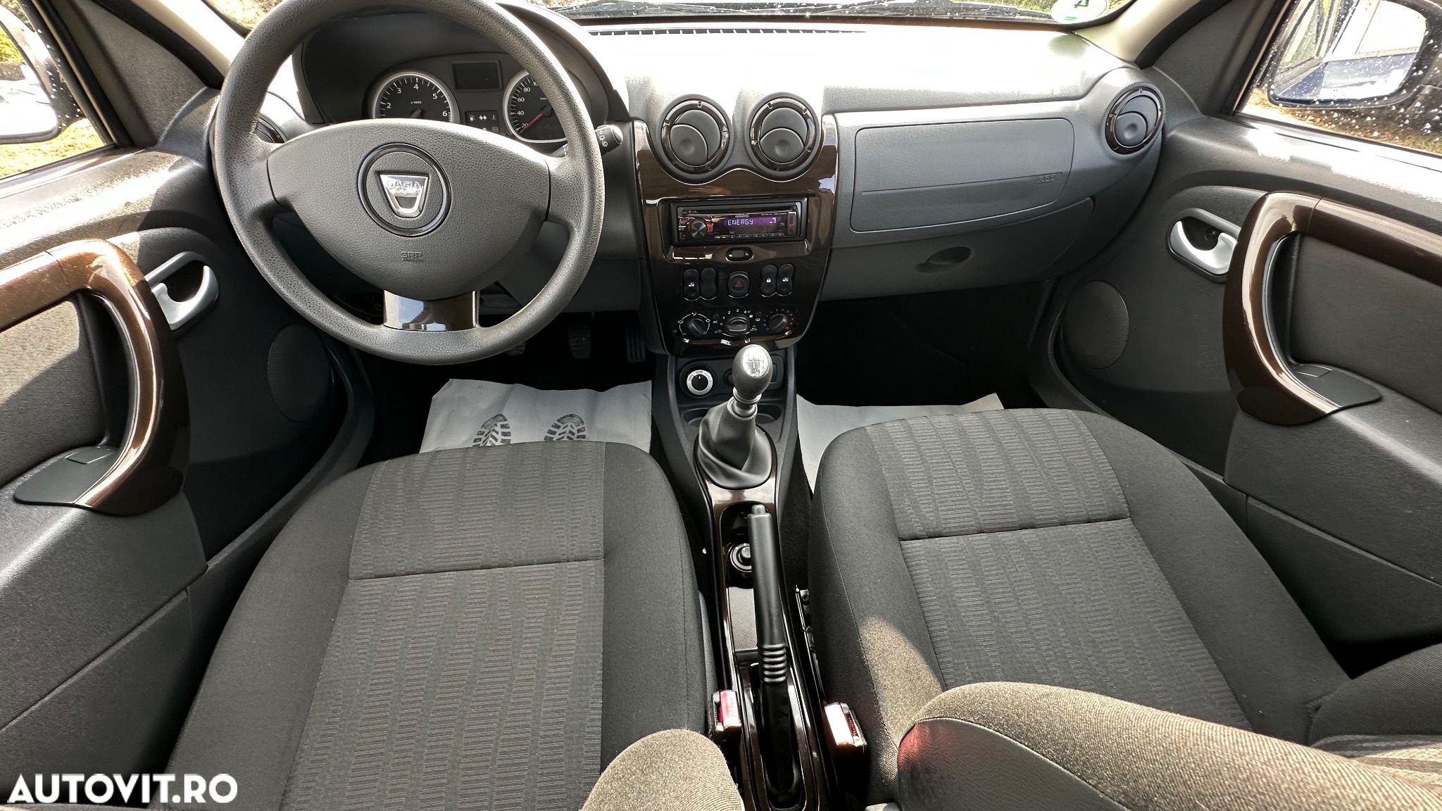 Dacia Duster 1.6 4x4 Laureate - 6