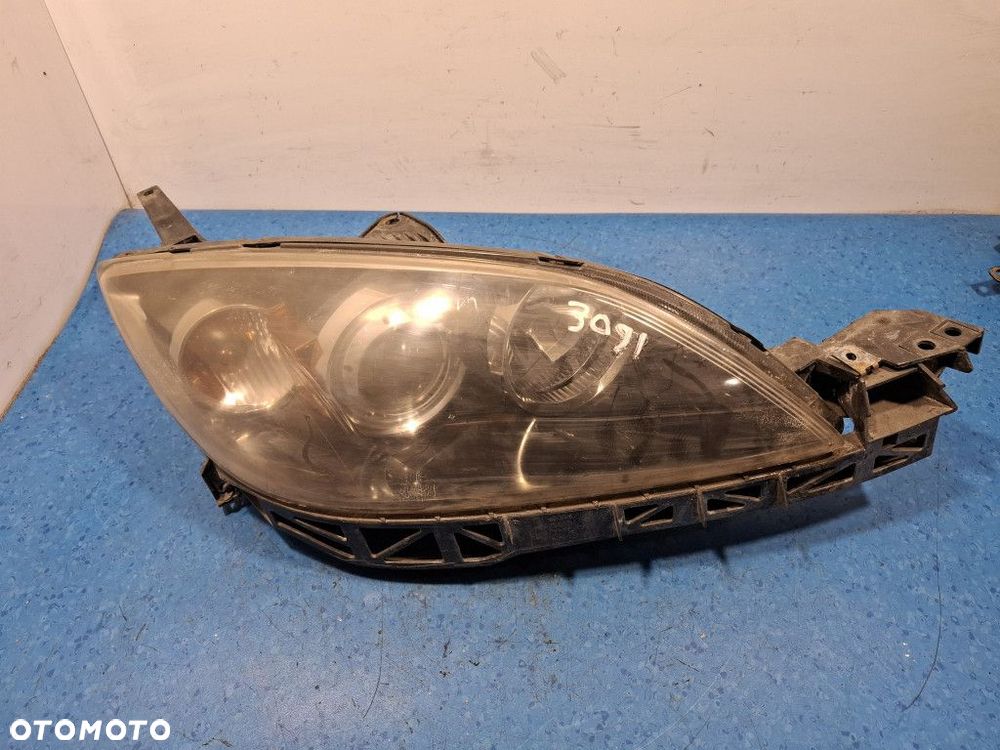 MAZDA 3 REFLEKTOR PRAWY - 1