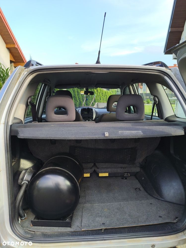 Toyota RAV4 - 8