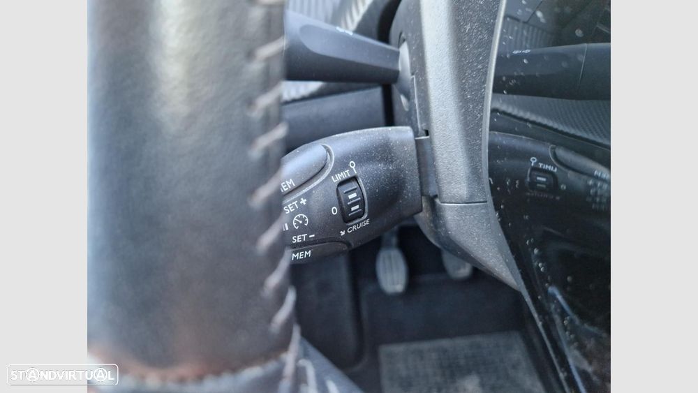 Peugeot 2008 1.2 PureTech Allure - 14