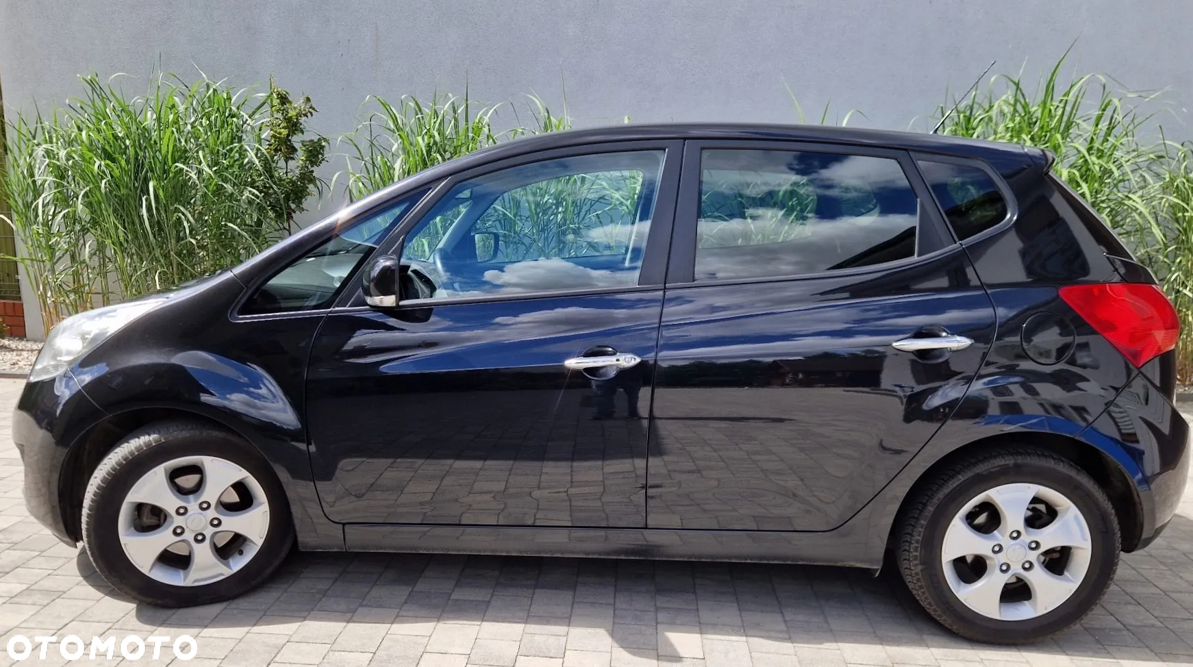 Kia Venga 1.6 CRDi 128 Business Line - 9