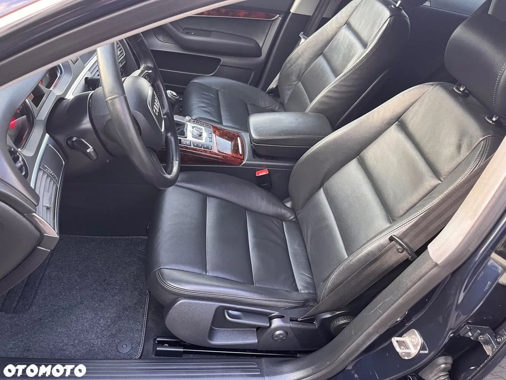 Audi A6 Avant 2.4 - 16