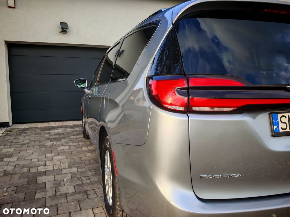 Chrysler Pacifica - 24