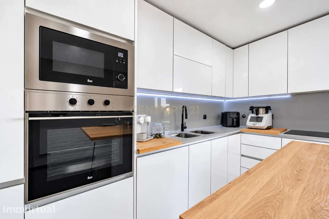 Duplex T3+1, varanda com barbecue + terraço, em Paio Pires - Grande imagem: 4/38