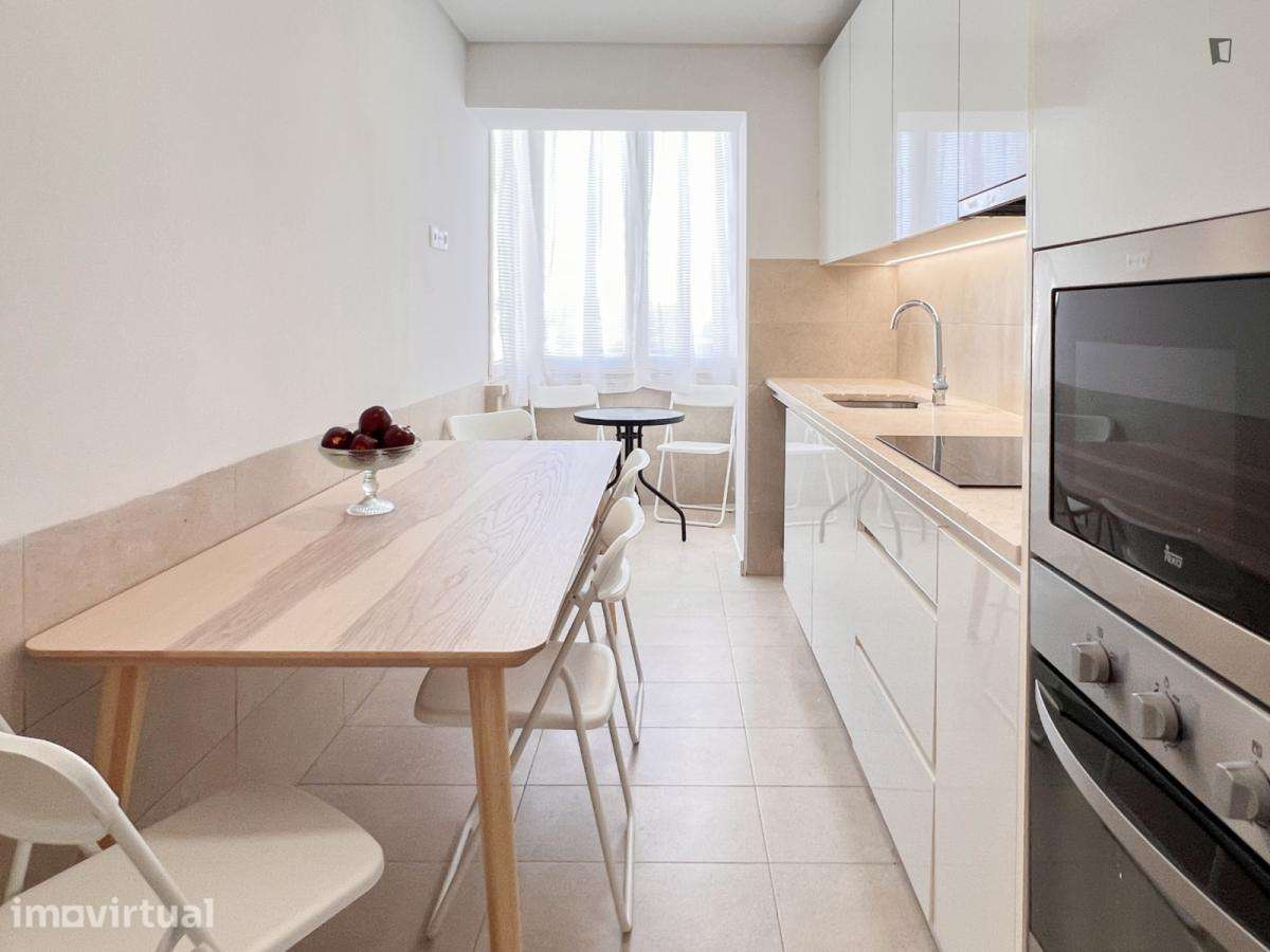 Quarto - localizado em Roma-Areeiro Lisbon - Grande imagem: 2/18