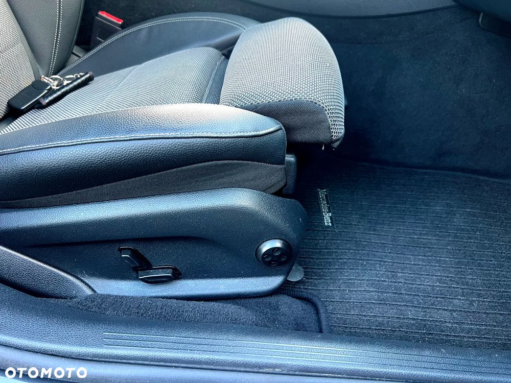 Mercedes-Benz Klasa E 300 de 4Matic 9G-TRONIC AMG Line - 35