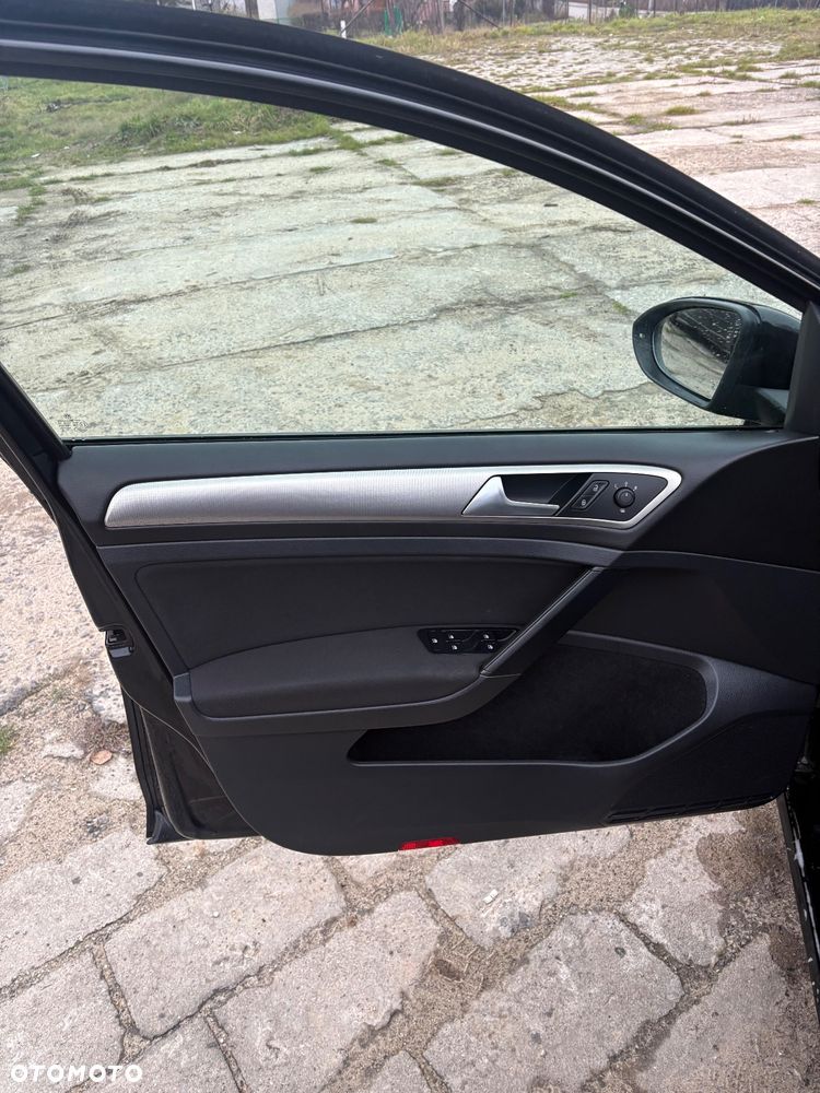 Volkswagen Golf 1.6 TDI BMT Comfortline - 18