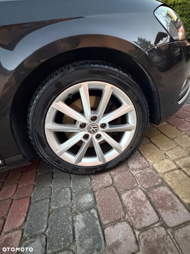 Volkswagen Passat 1.6 TDI DPF BlueMot Comfortline - 29