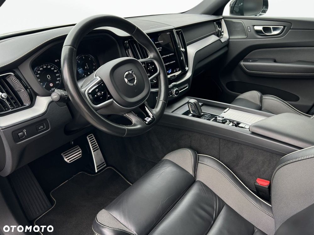 Volvo XC 60 B4 D AWD R-Design - 18