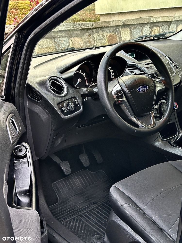 Ford Fiesta 1.0 EcoBoost Titanium - 14