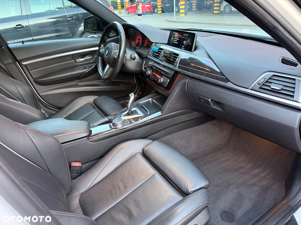 BMW Seria 3 330e iPerformance M Sport - 9