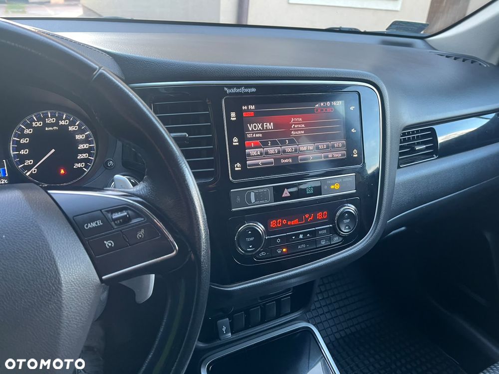 Mitsubishi Outlander - 13