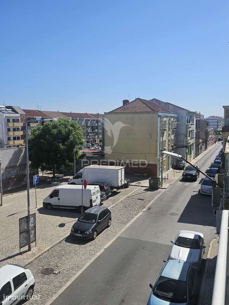 Apartamento T1+1 Totalmente Remodelado junto à Estação da CP – Baix... - Grande imagem: 2/14