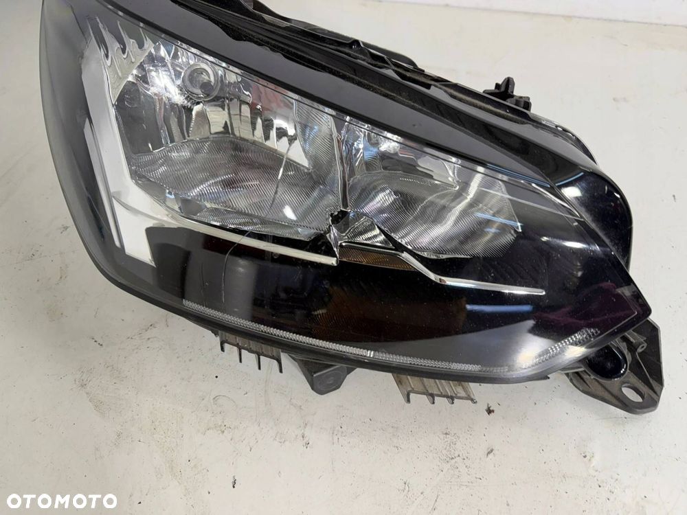 lampa prawy przód prawa przednia peugeot 208 ii eu - 3