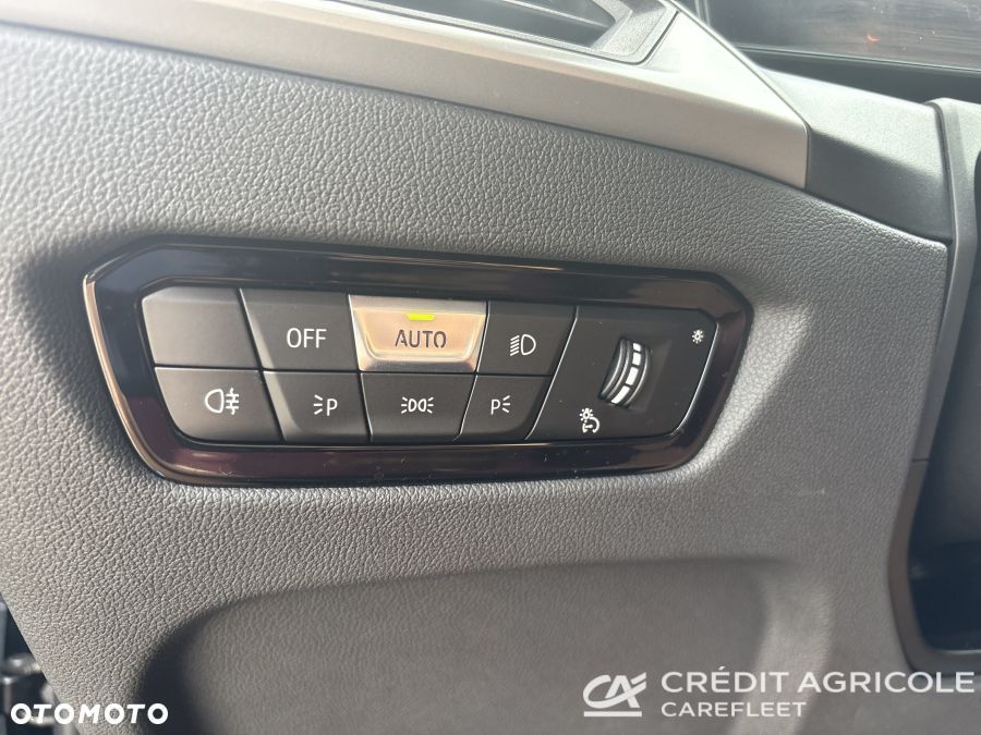 BMW Seria 3 318i - 25