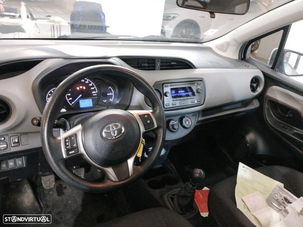 Toyota Yaris 1.4 D-4D ACtive+AC - 12