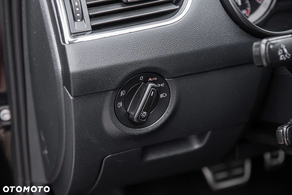 Skoda Octavia Scout 2.0 TDI 4x4 DSG - 24