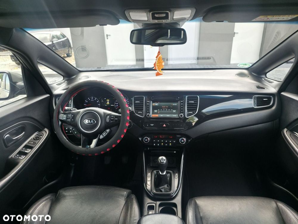 Kia Carens - 13