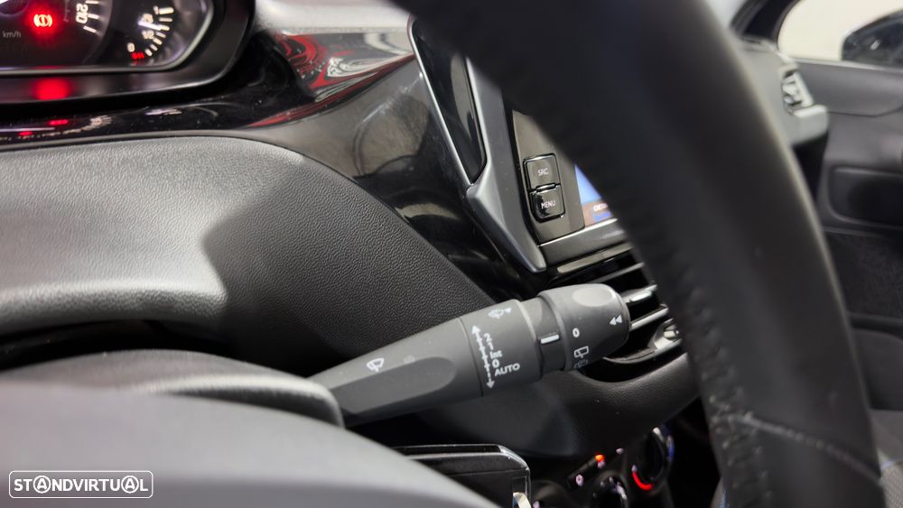 Peugeot 208 1.2 PureTech Signature - 21