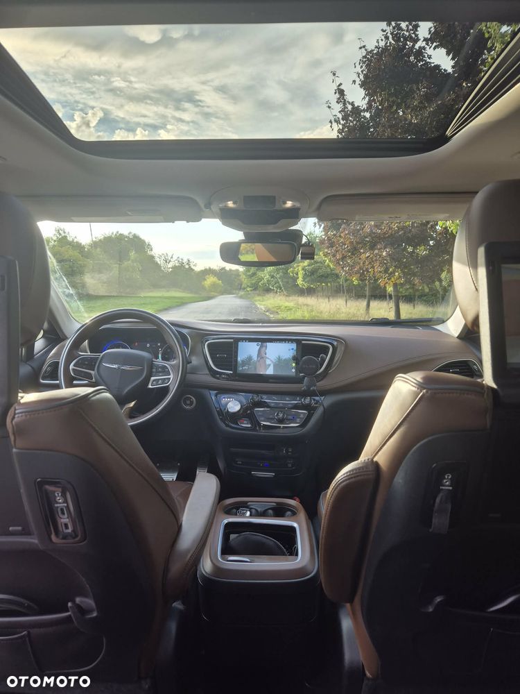 Chrysler Pacifica - 11