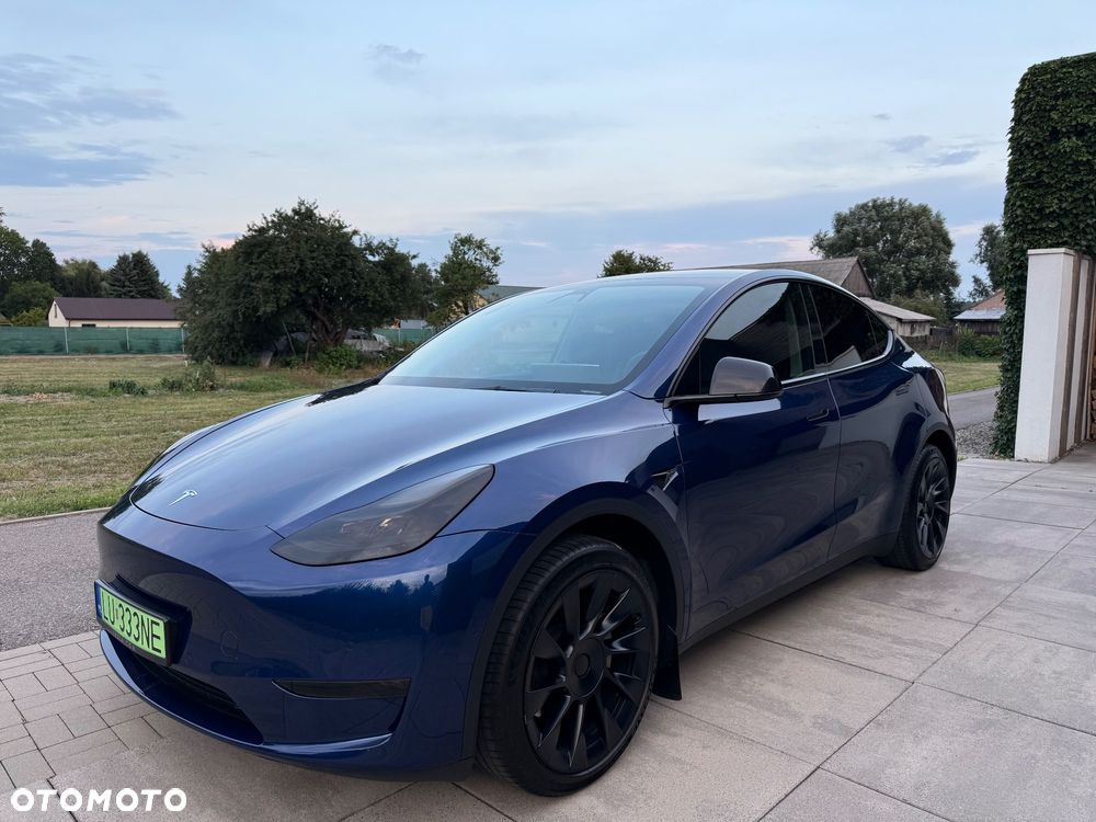Tesla Model Y Long Range AWD - 8