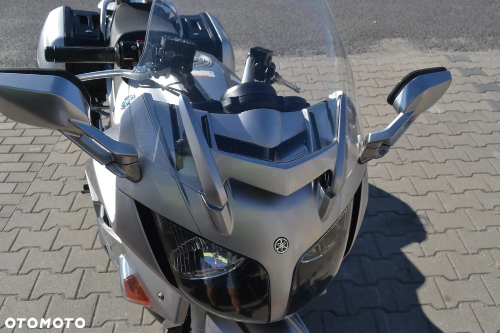 Yamaha FJR - 16