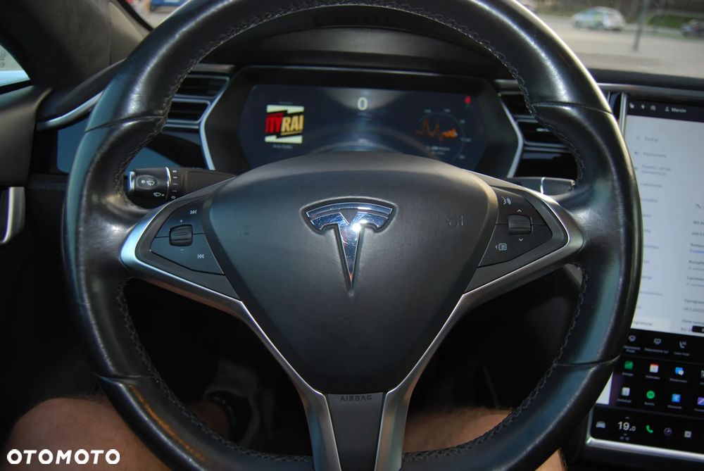 Tesla Model S - 19