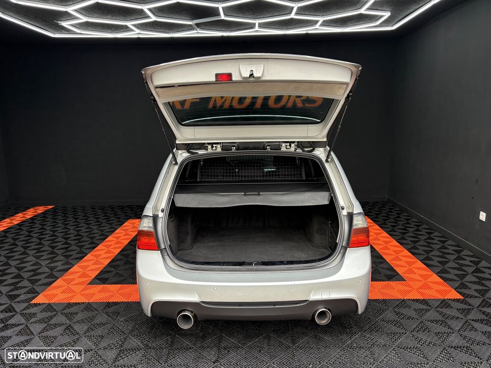 BMW 320 d Touring - 29