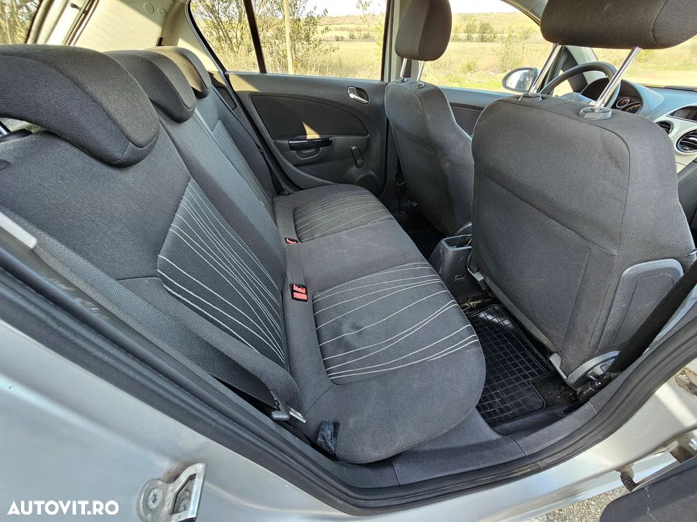 Opel Corsa 1.2i Cosmo - 25