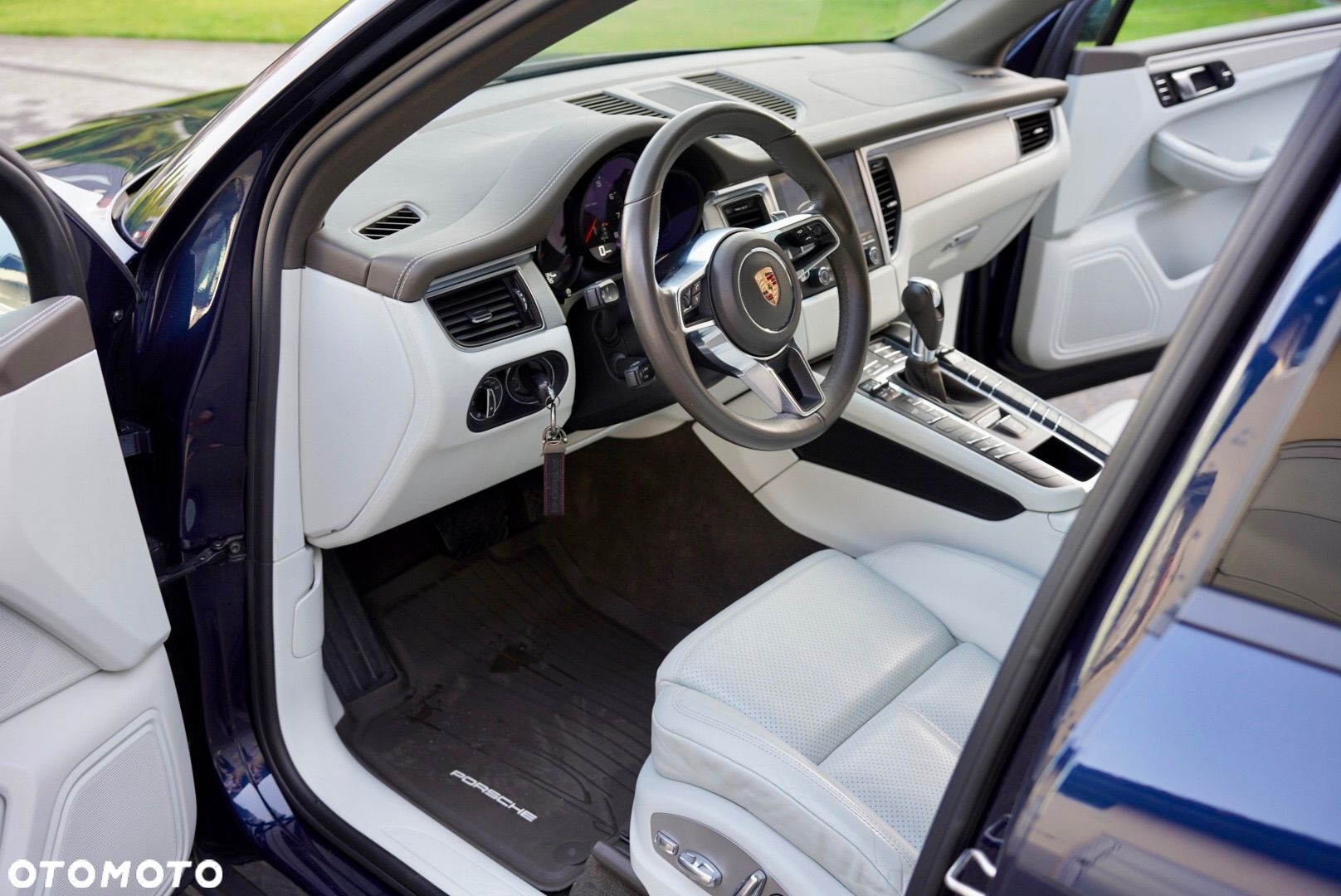 Porsche Macan Standard - 1