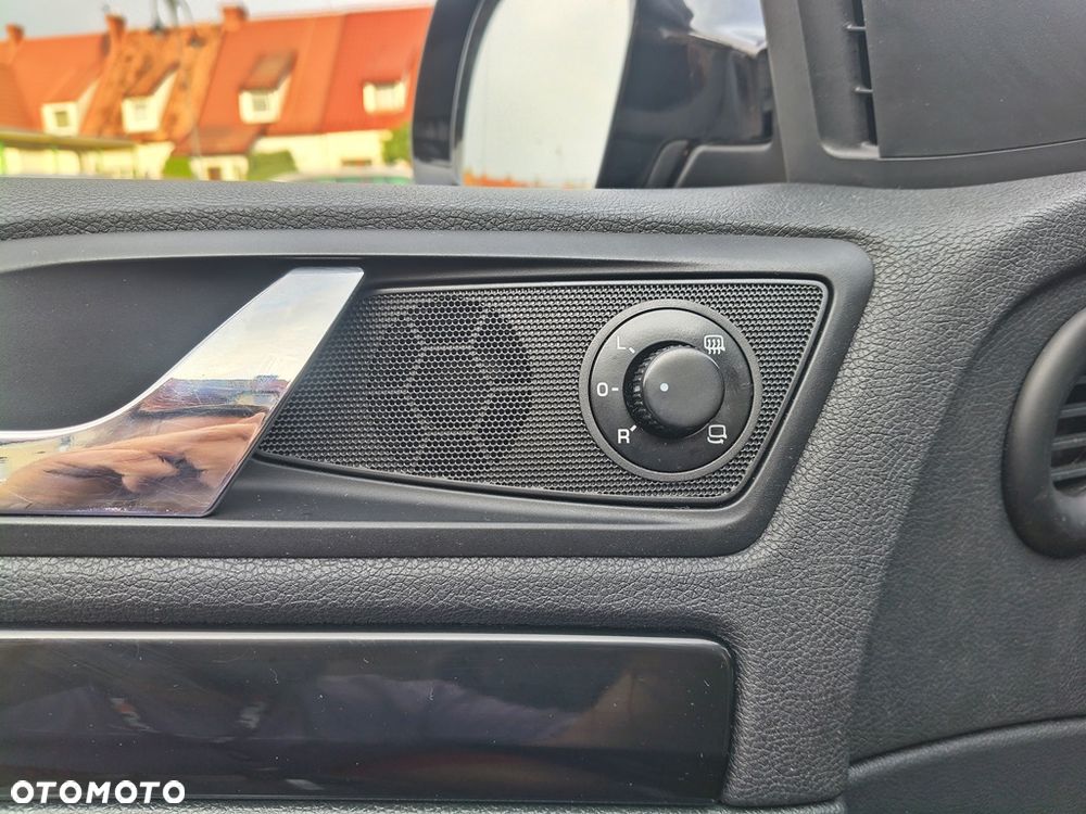 Skoda Octavia 2.0 TDI DPF DSG Laurin & Klement - 29
