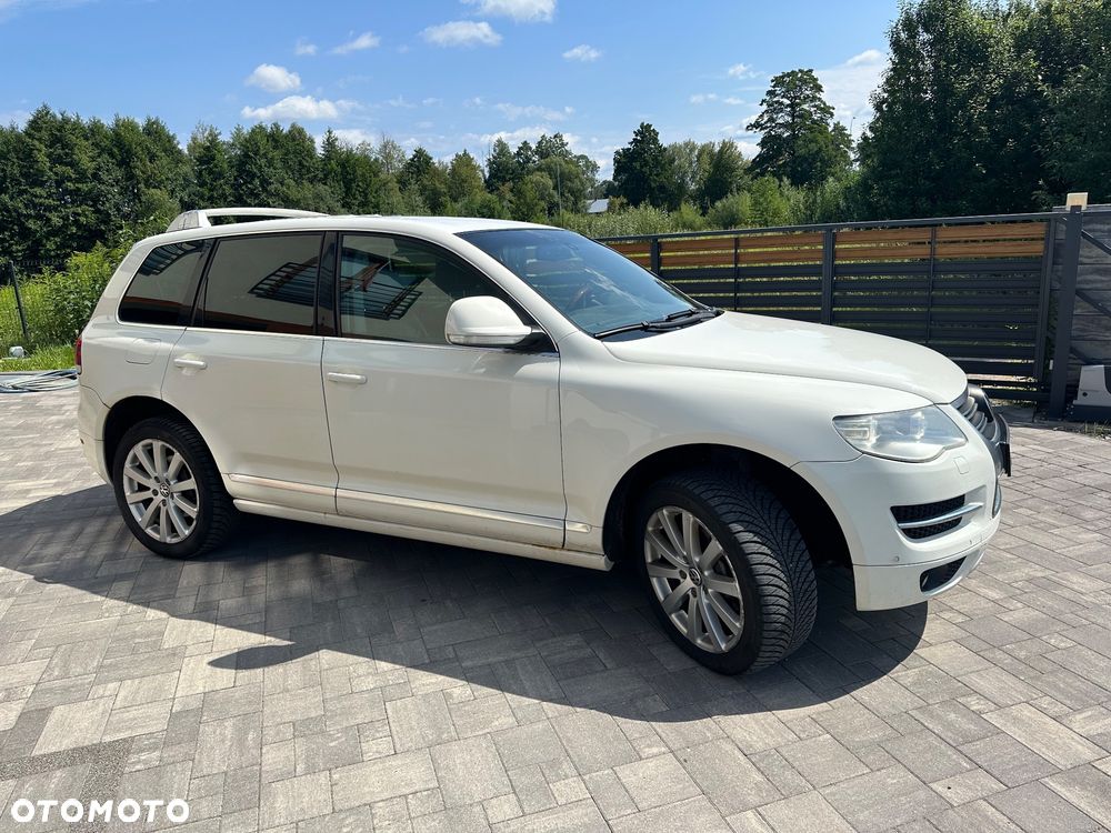 Volkswagen Touareg - 1