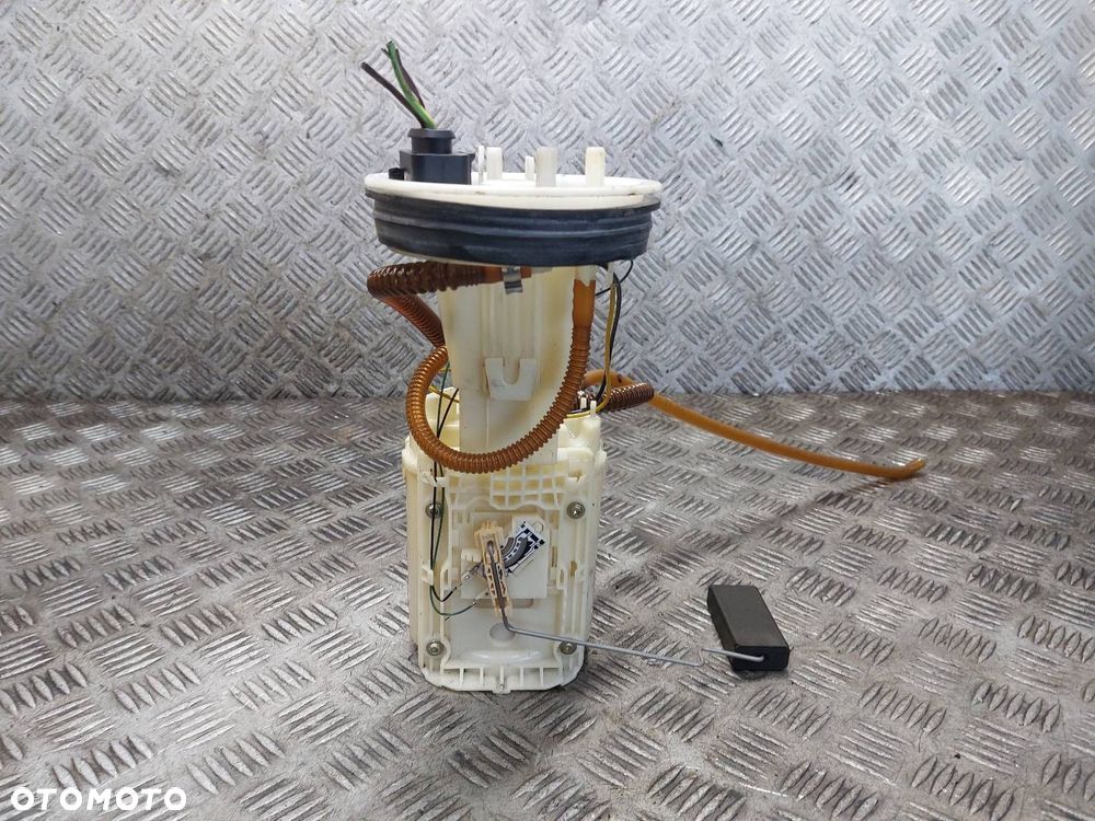 POMPKA PALIWA + PŁYWAK AUDI A4 B6 1.6 8V 8E0919051L - 2