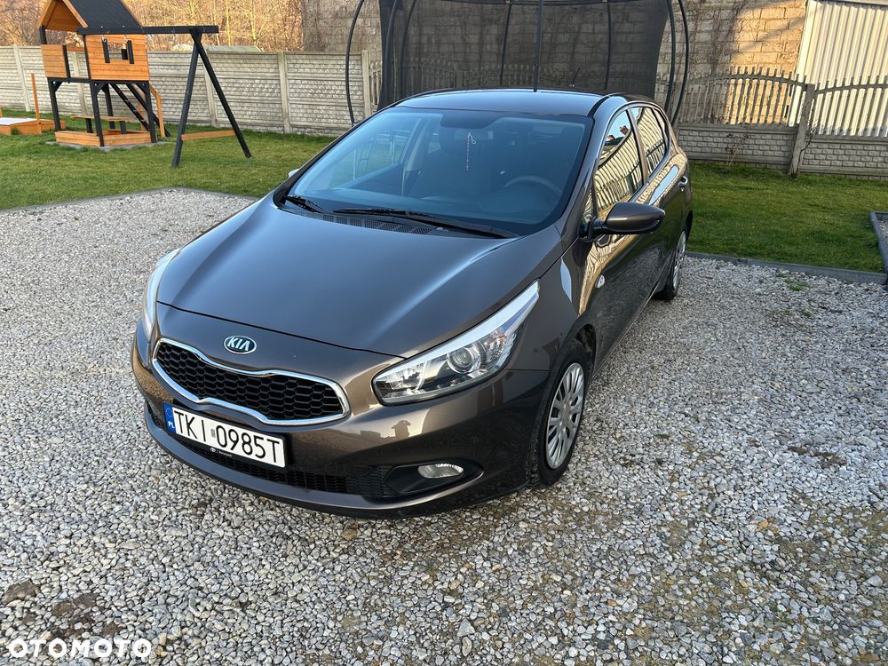 Kia Ceed - 13