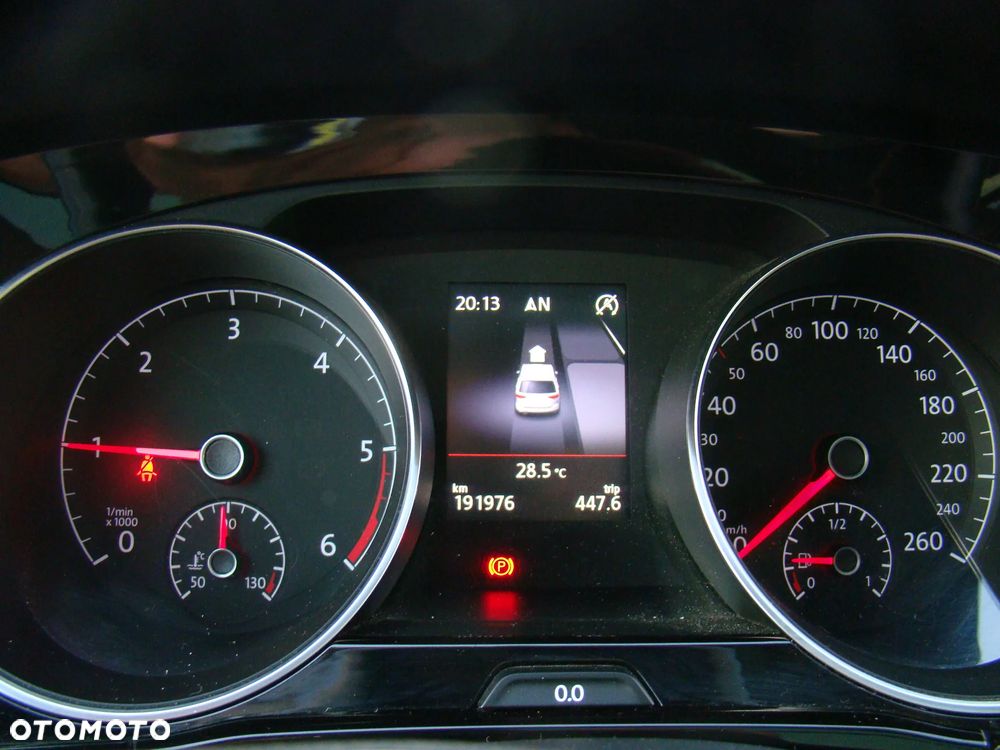 Volkswagen Touran 2.0 TDI SCR Highline - 29