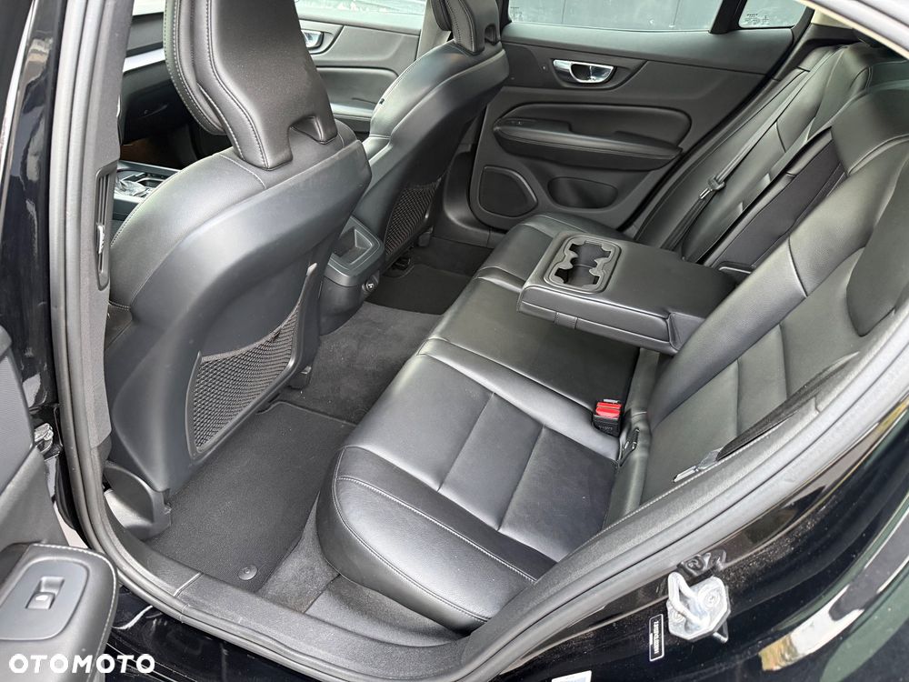 Volvo S60 T5 Momentum Pro - 8